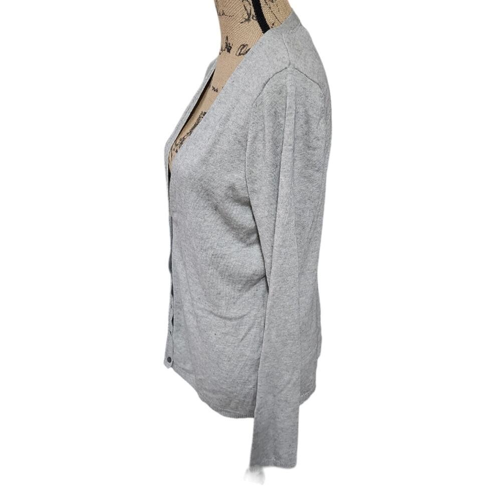 Tommy Bahama Grey Button Down Silk Cashmere Blend Cardigan Sweater Size Medium - Picture 2 of 5